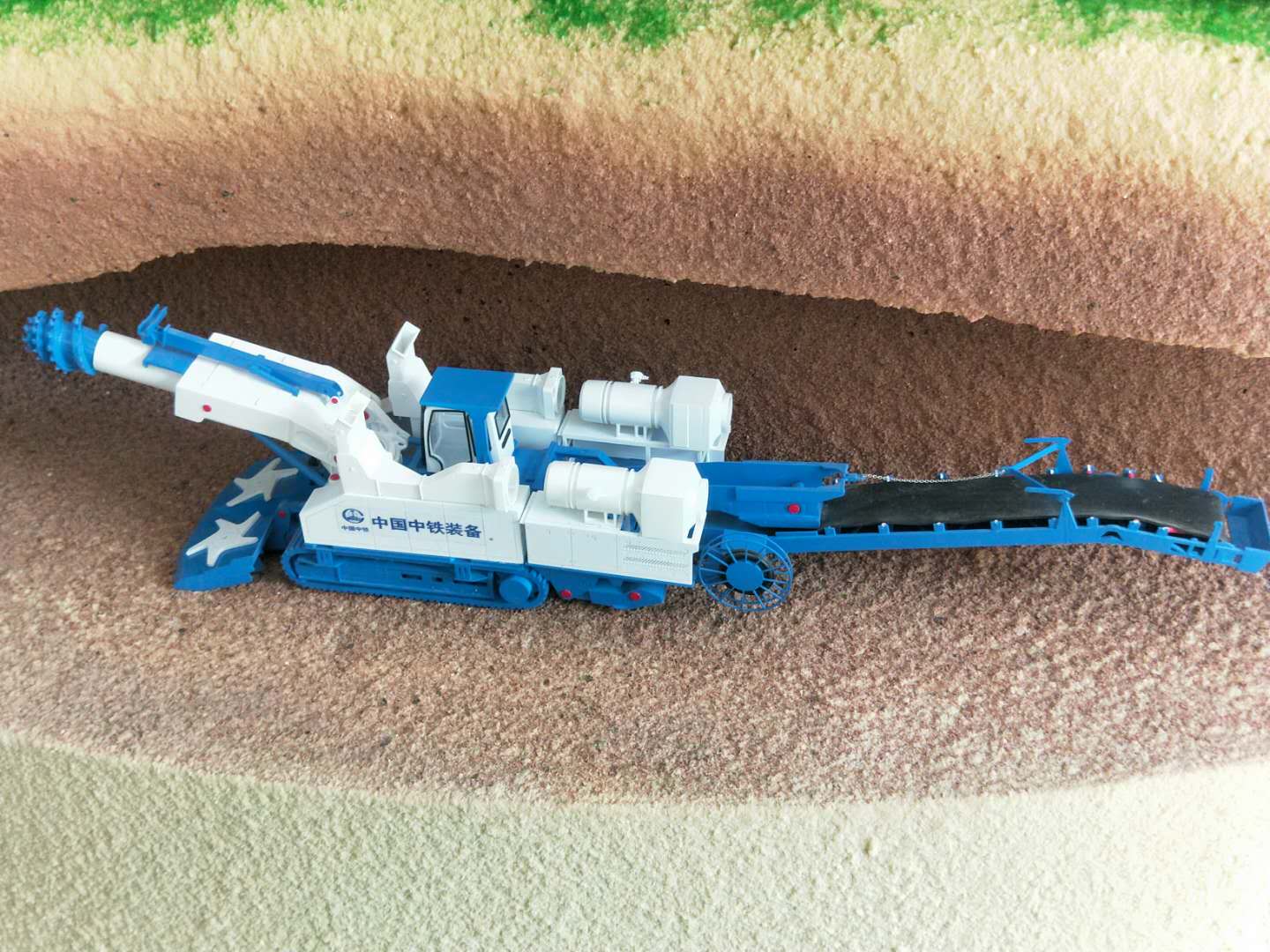 掘进机.jpg